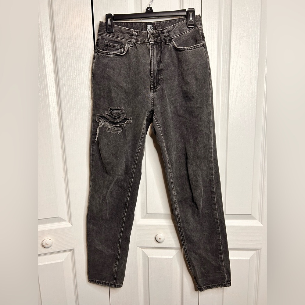 BDG Urban Outfitters Mom Jeans Gray Stone Wash Denim Size W26 Distressed Cotton